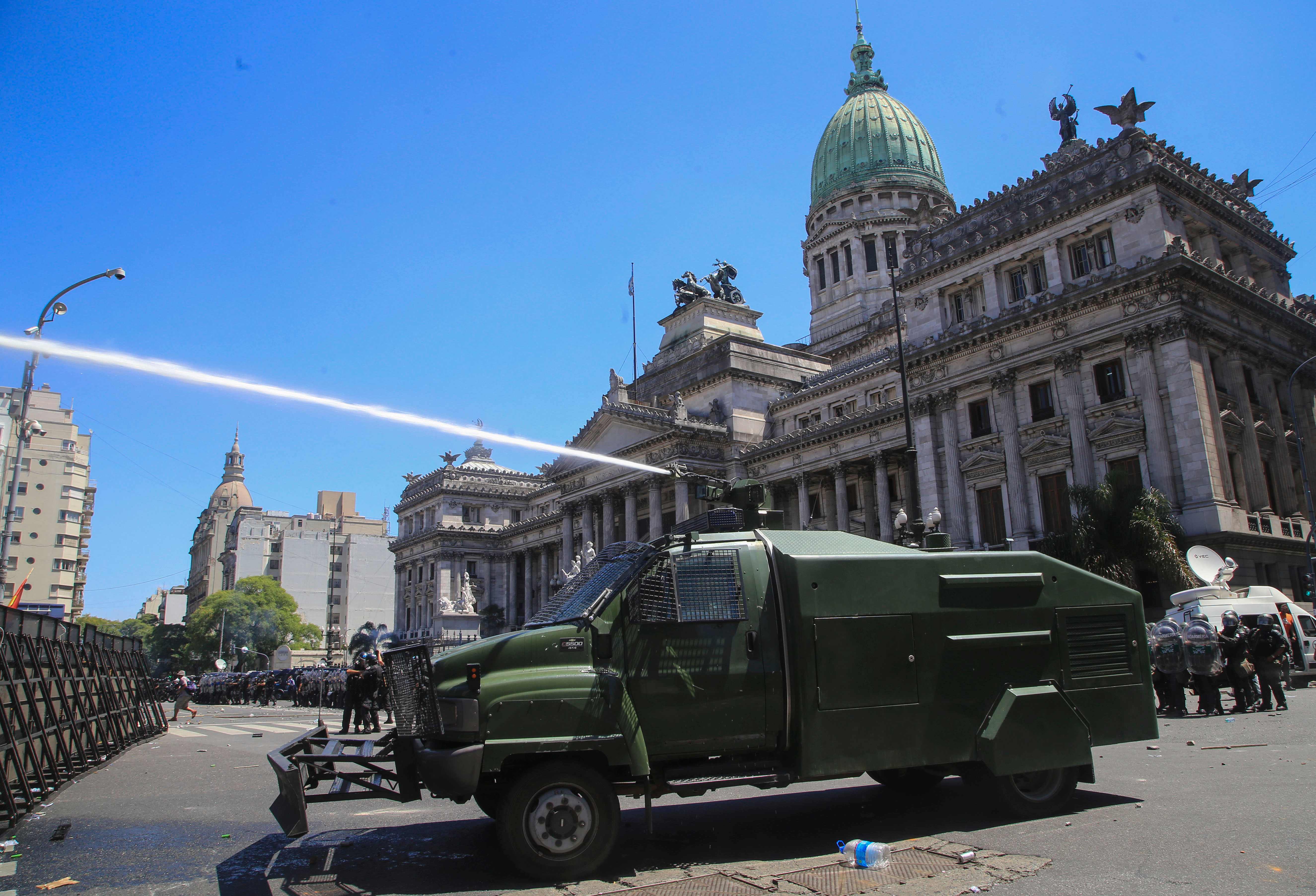 جانب من الشرطة الأرجنتينية