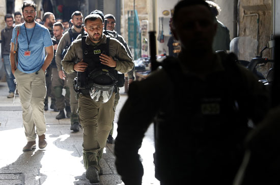 قوات الاحتلال تواجه المظاهرات الفلسطينية