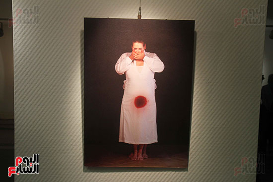 صور مايا مرسى  اسعاد يونس يتفقدان معرض للفنون التشكيلية (13)