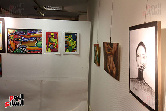 صور مايا مرسى  اسعاد يونس يتفقدان معرض للفنون التشكيلية (7)