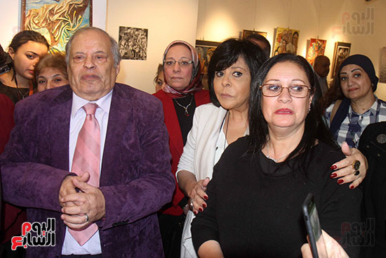 صور مايا مرسى  اسعاد يونس يتفقدان معرض للفنون التشكيلية (26)