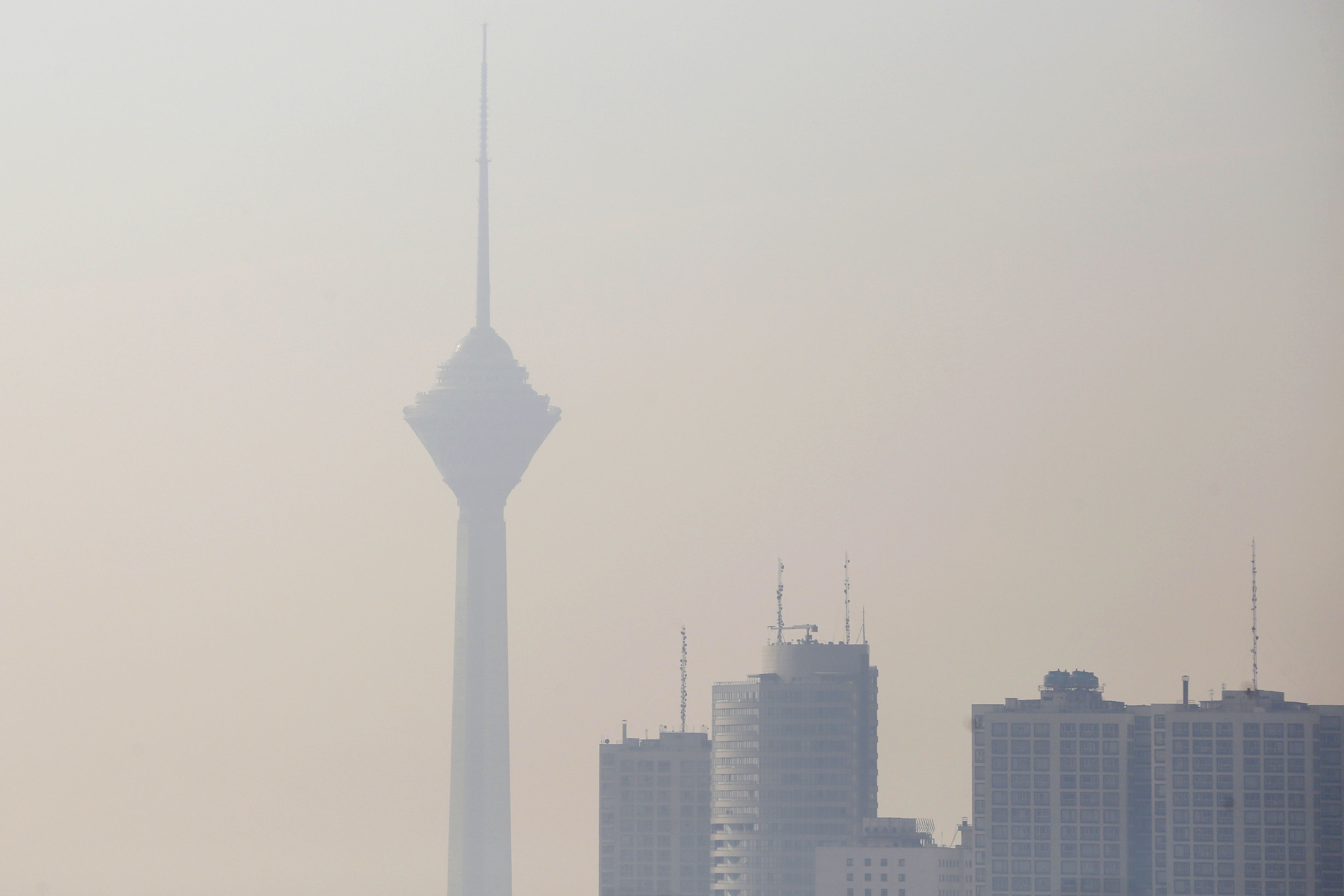 إغلاق المؤسسات التعليمية فى طهران بسبب التلوث