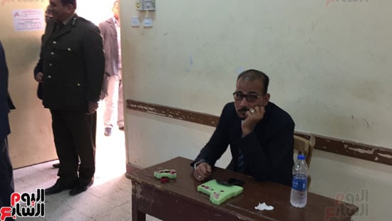 صور.. مدير أمن سوهاج يتفقد لجان الانتخابات التكميلية بجرجا فى سوهاج  (15)