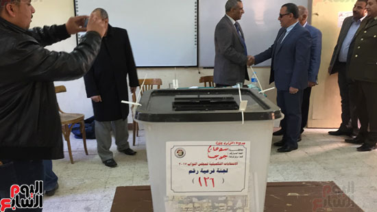 صور.. مدير أمن سوهاج يتفقد لجان الانتخابات التكميلية بجرجا فى سوهاج  (14)