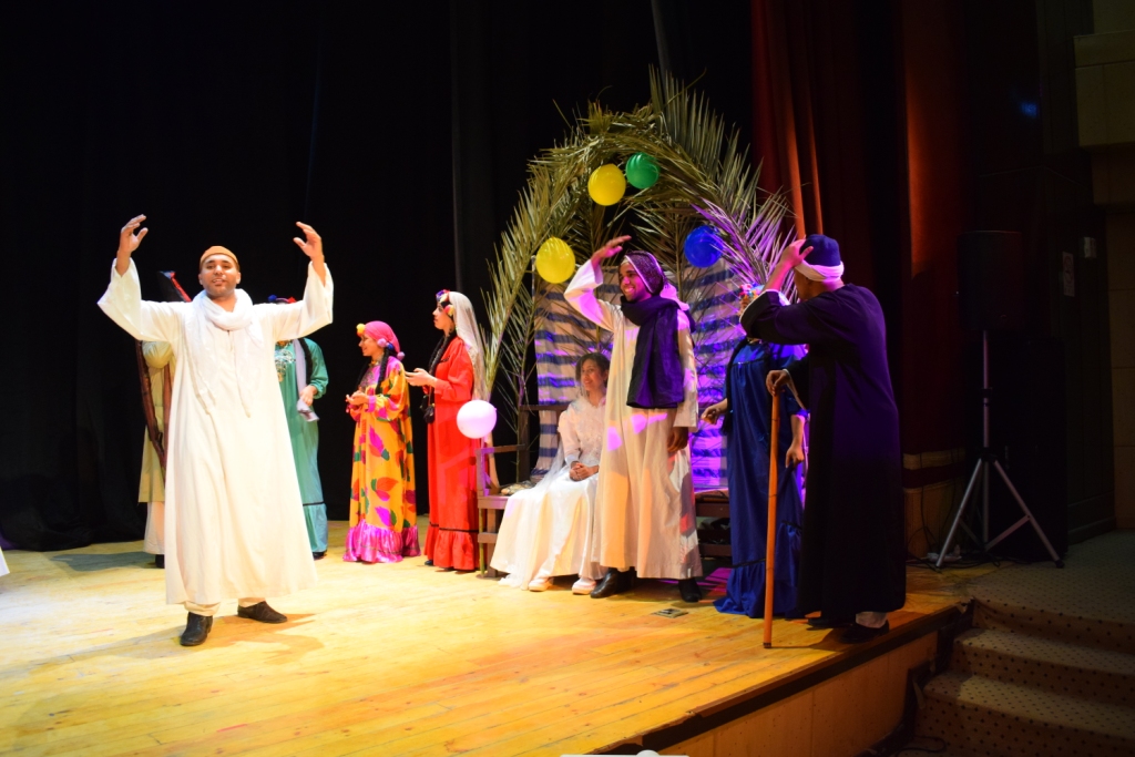   عرض "الفرح الشعبى الصعيدى" لفرقة الأقصر للفنون الشعبية بملتقى التراث الشعبى