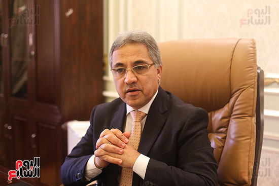 أحمد السجينى رئيس لجنة الإدارة المحلية بالبرلمان (2)