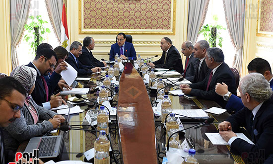 صور مصطفى مدبولى يلتقى وزير الرى لمتابعة عدد من ملفات القطاع  (1)