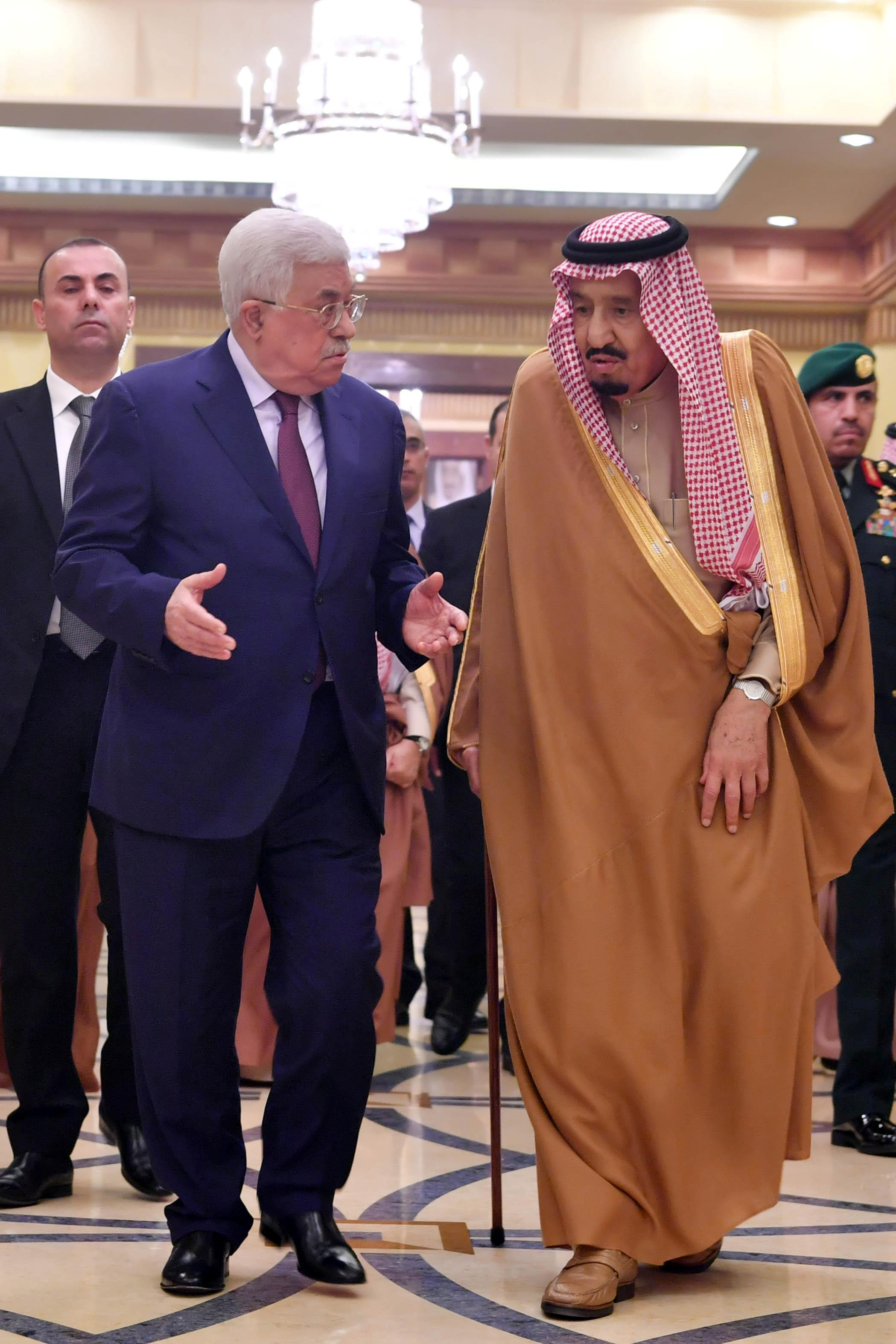 خادم الحرمين الشريفين يستقبل الرئيس الفلسطينى