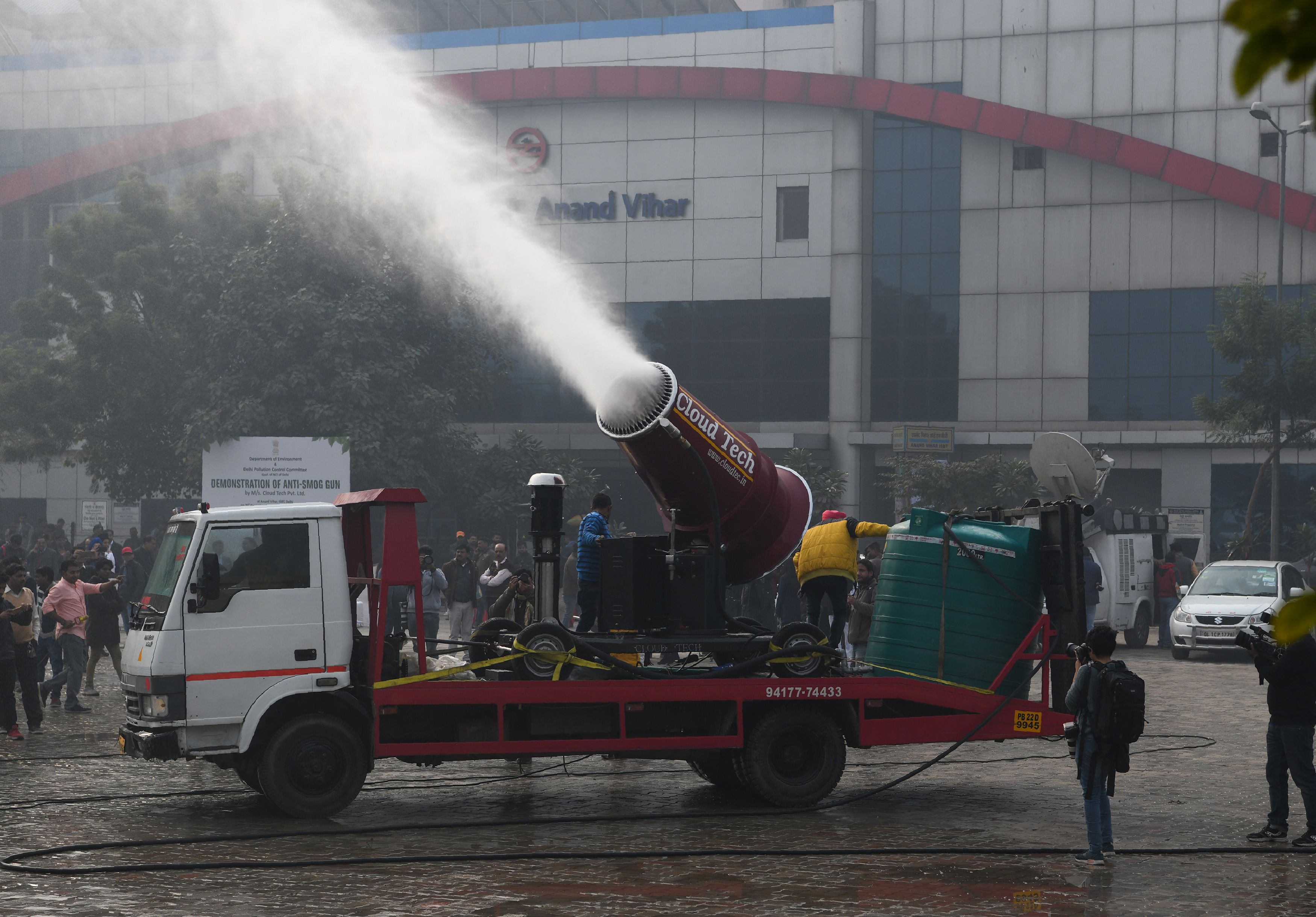 محاولات السيطرة على الضباب الدخانى فى الهند
