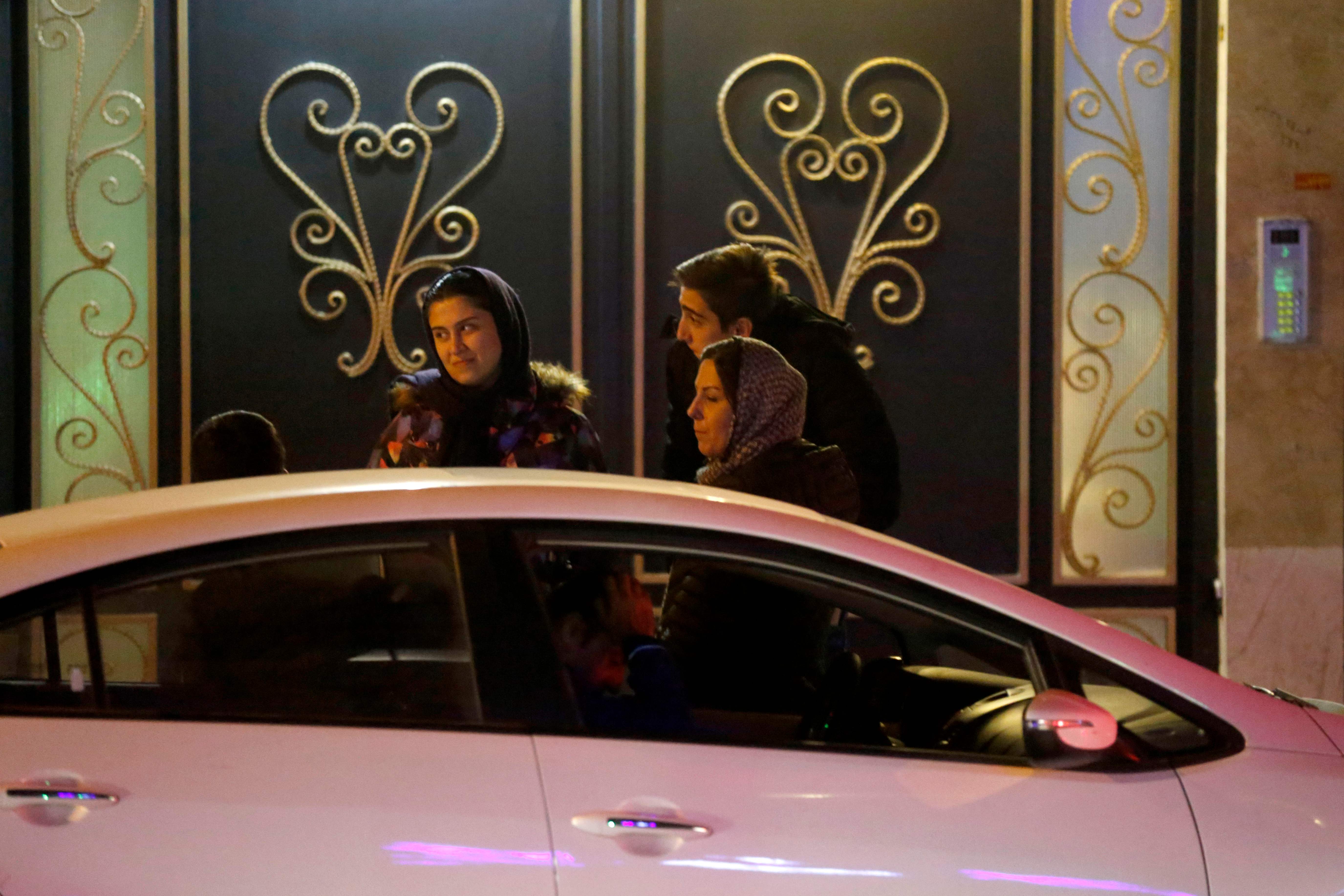 اثنان من مواطنى إيران