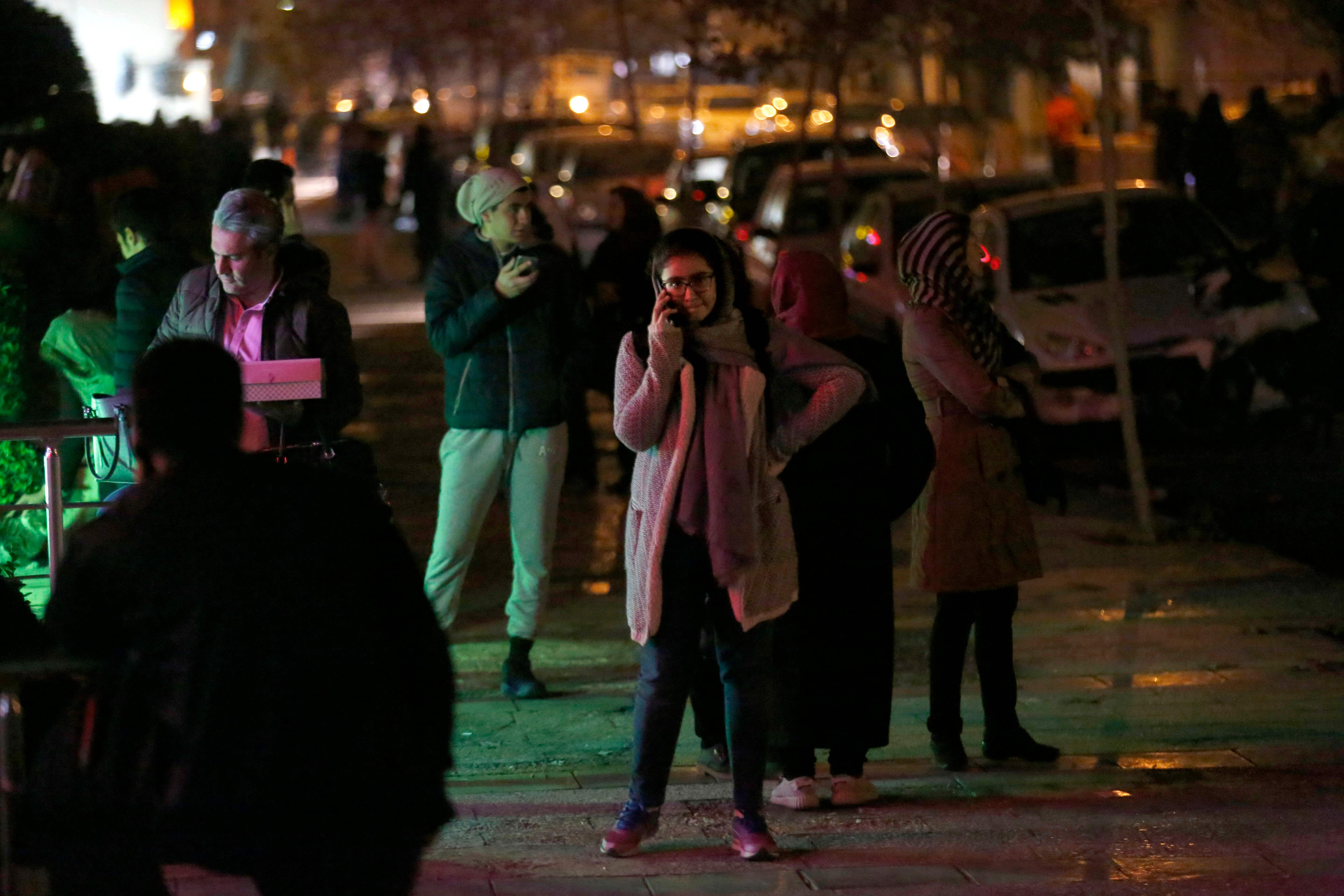 رعب فى طهران بعد وقوع زلزل قوته 5.2 ريختر