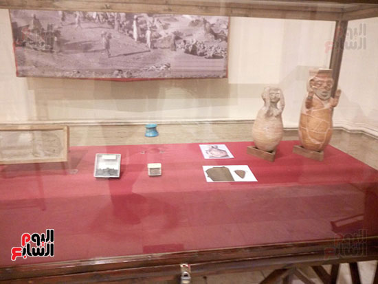 صور وزير الآثار يفتتح معرض إبداع فنانى دير المدينة بالمتحف المصرى (8)