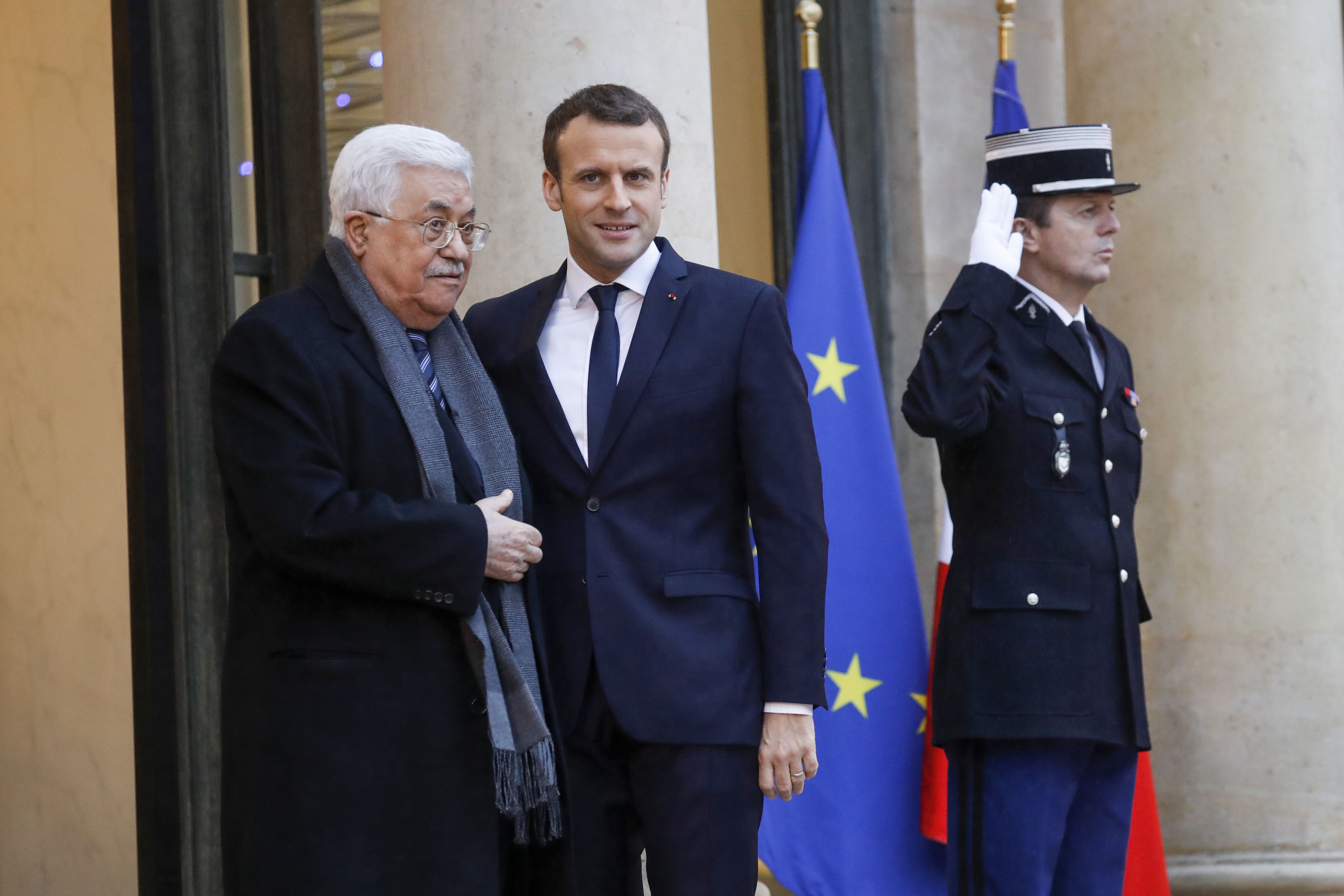 الرئيس الفرنسى يلتقى نطيرة الفلسطينى
