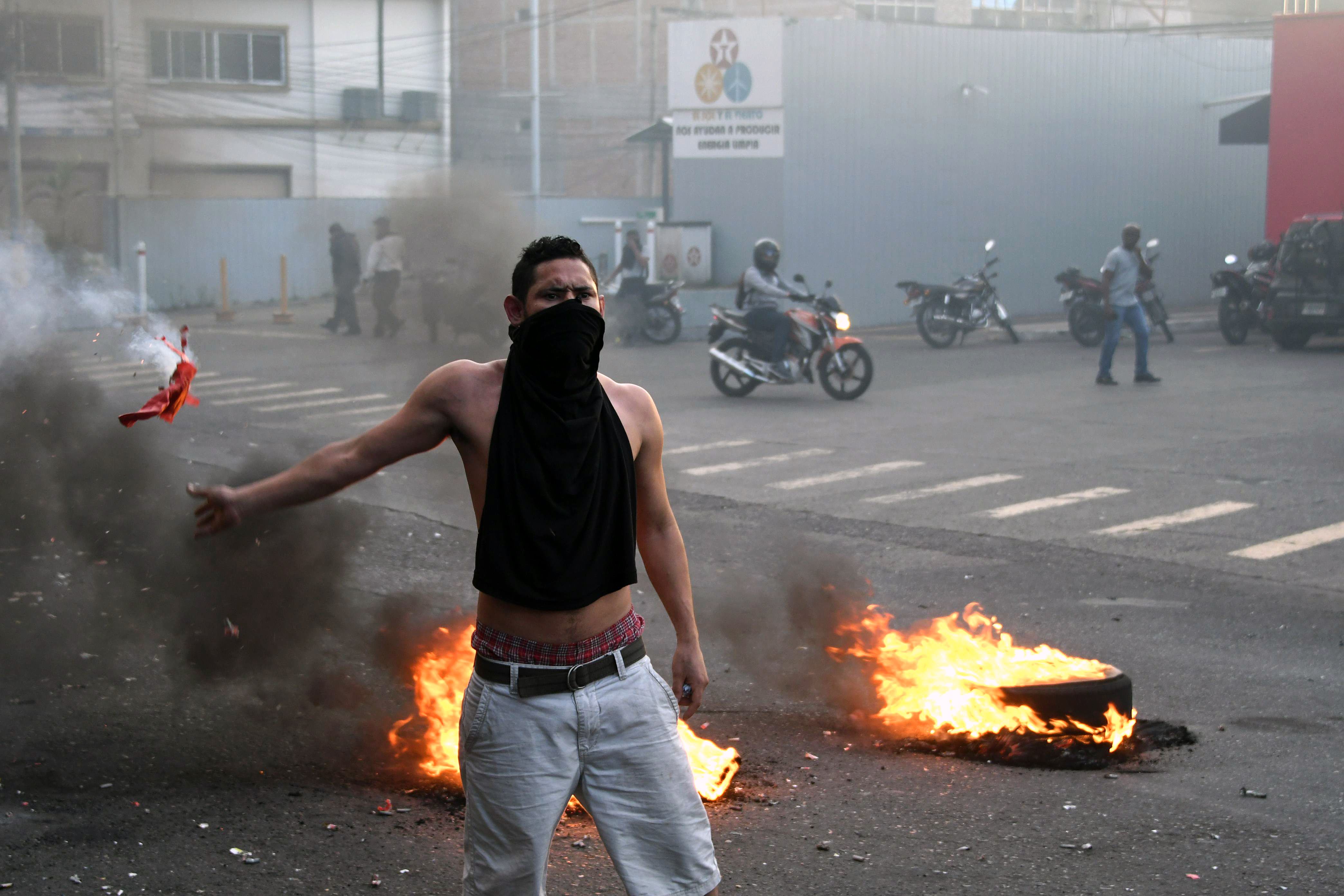 اشتباكات عنيفة بين شرطة هندوراس ومحتجين