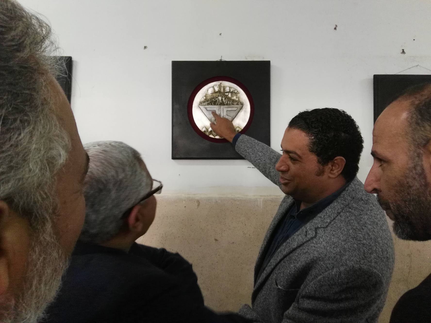 رئيس جامعة المنيا يفتتح معرض للأعمال النحتية بـفنون جميلة (2)