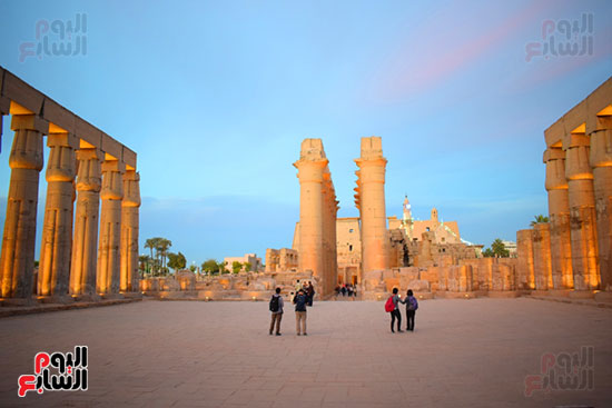  ساحة المعبد الداخلية المميزة