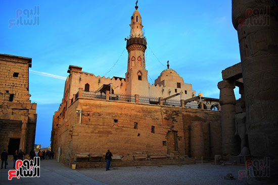  مسجد أبوالحجاج يزين معبد الأقصر