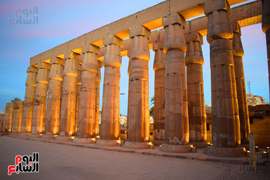  جانب من الأعمدة المميزة لمعبد الأقصر