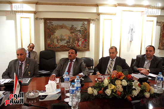 صور  اجتماع للجنة تنمية سيناء باتحاد المستثمرين (10)