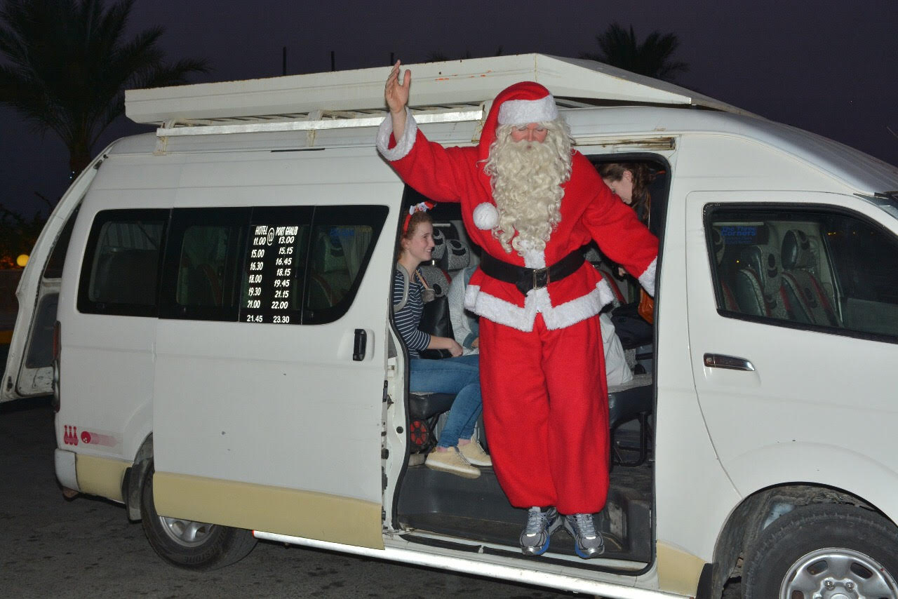 بابا نويل فى اخد فنادق مرسى علم 