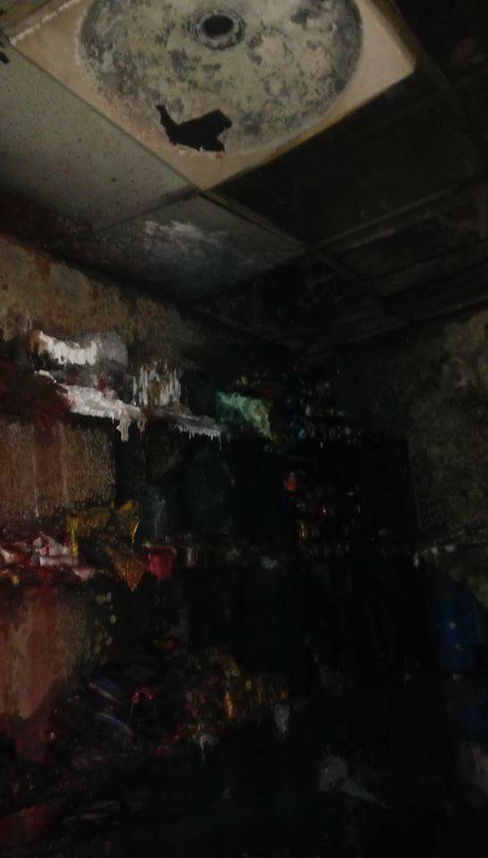 رقم 2 النيران تقضي علي  محتويات المحل