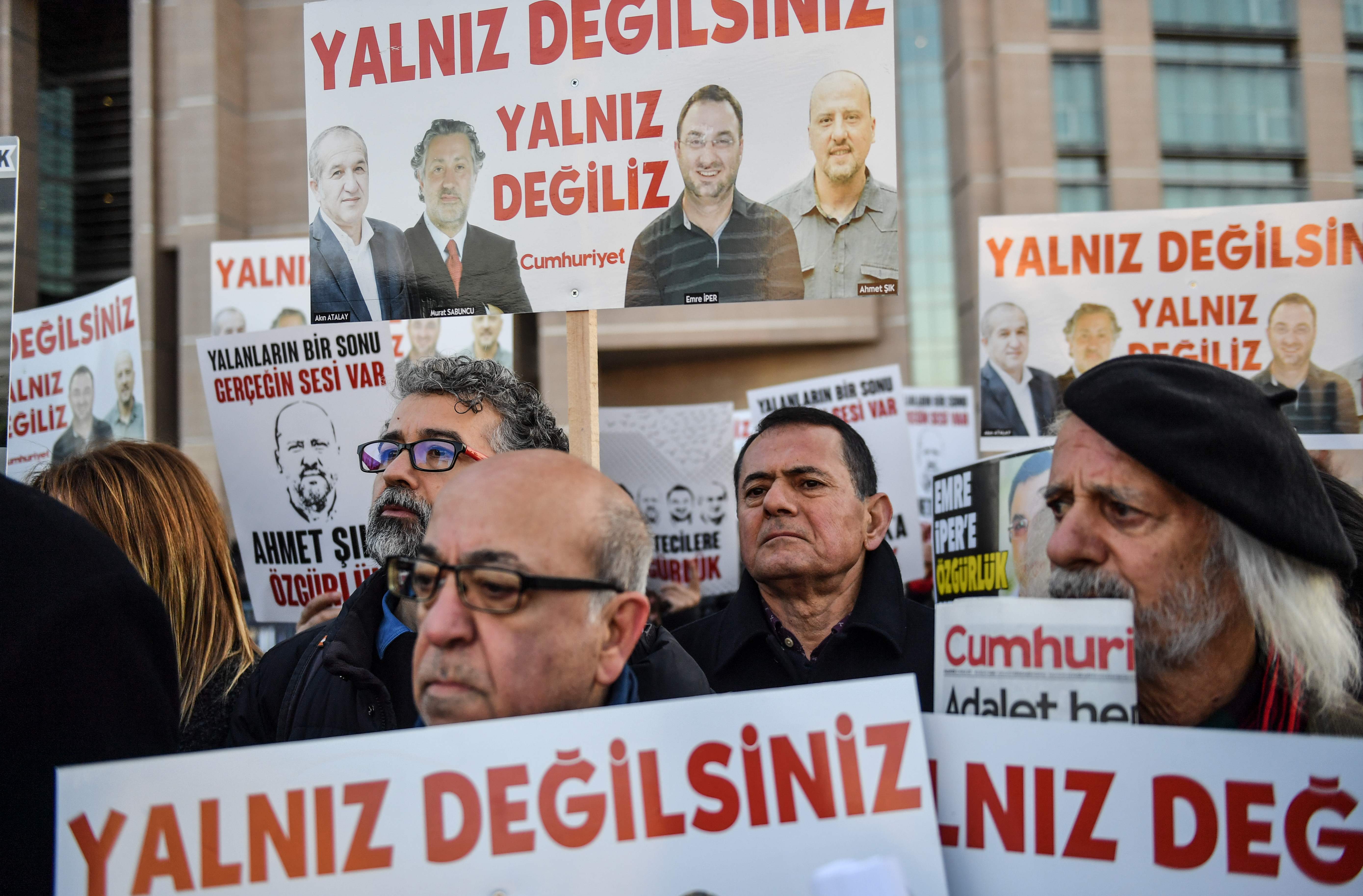 مظاهرات فى تركيا ضد محاكمة عدد من الصحفيين