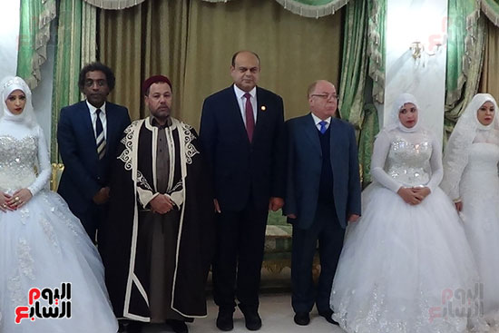 وزير الثقافة ومحافظ مطروح يشهدان حفل زفاف جماعي