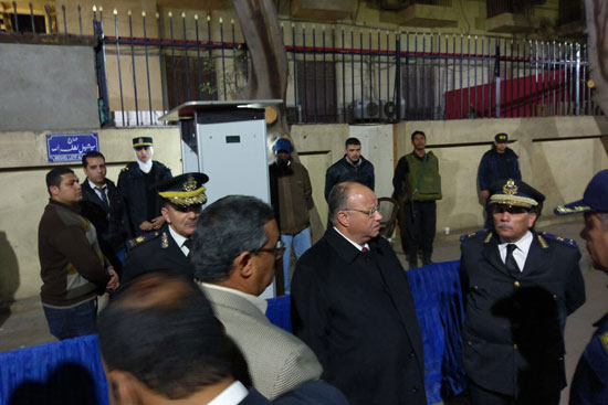 صور مدير أمن القاهرة يتفقد قوات تأمين الكنائس (8)