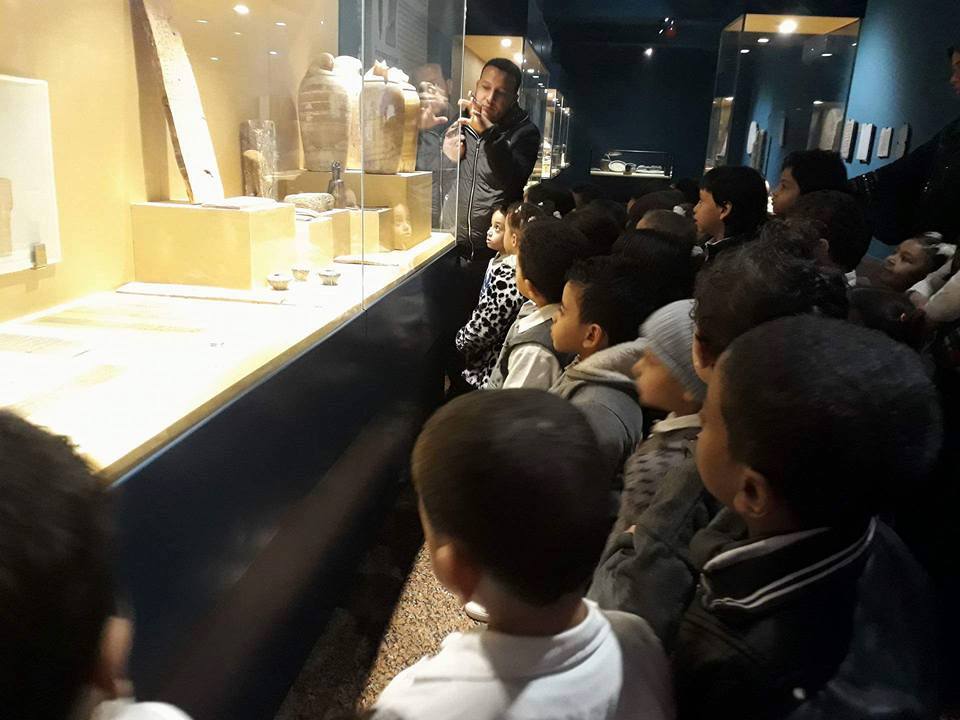 جولات إرشادية لأطفال المنيا فى متحف ملوى (4)