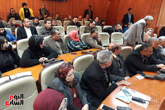 الحضور باجتماع وزير الصحة فى بورسعيد