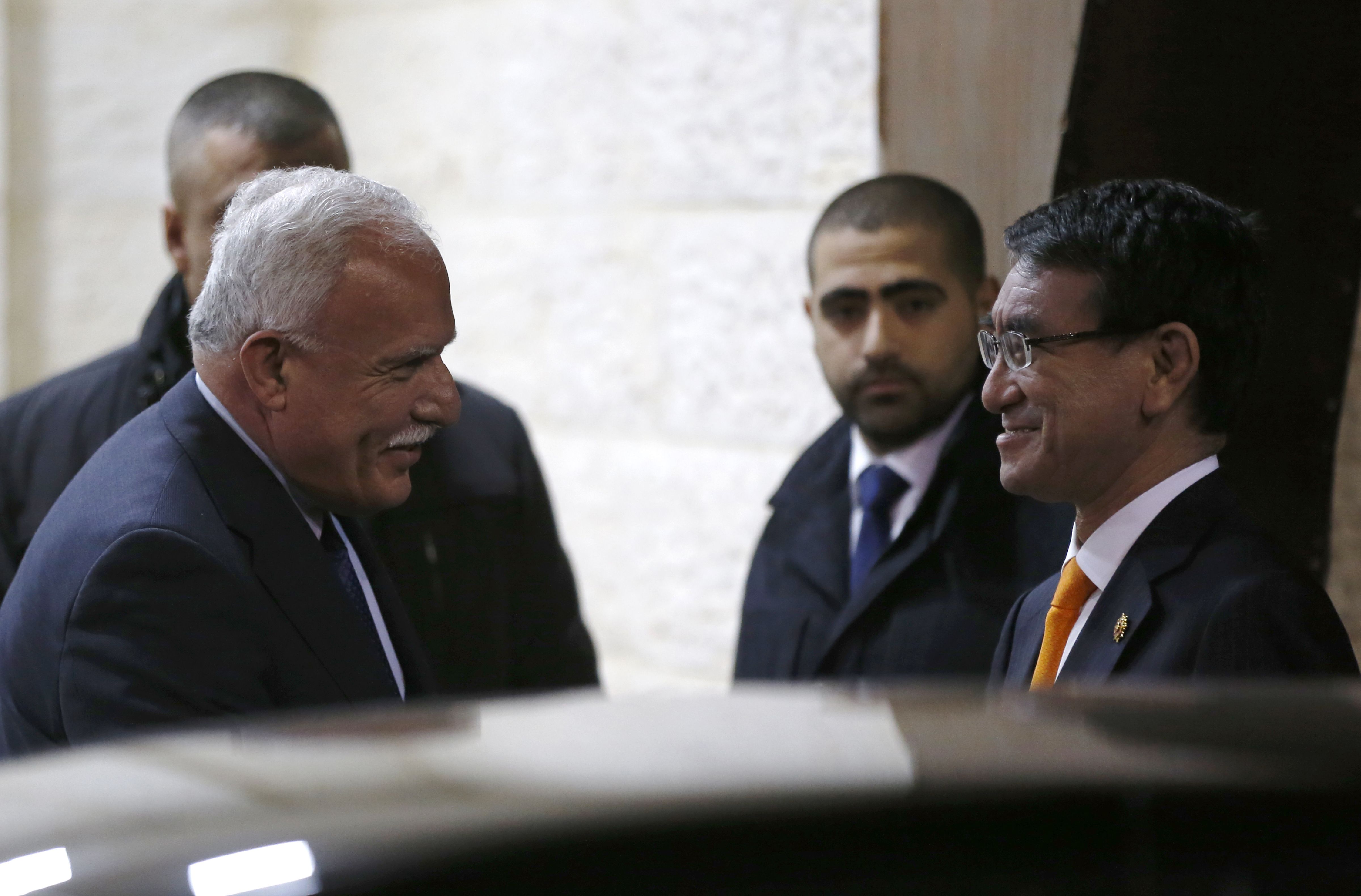 وزير خارجية فلسطين يلتقى نظيره اليابانى