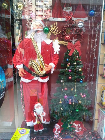 بابا نويل بأحجام مختلفة