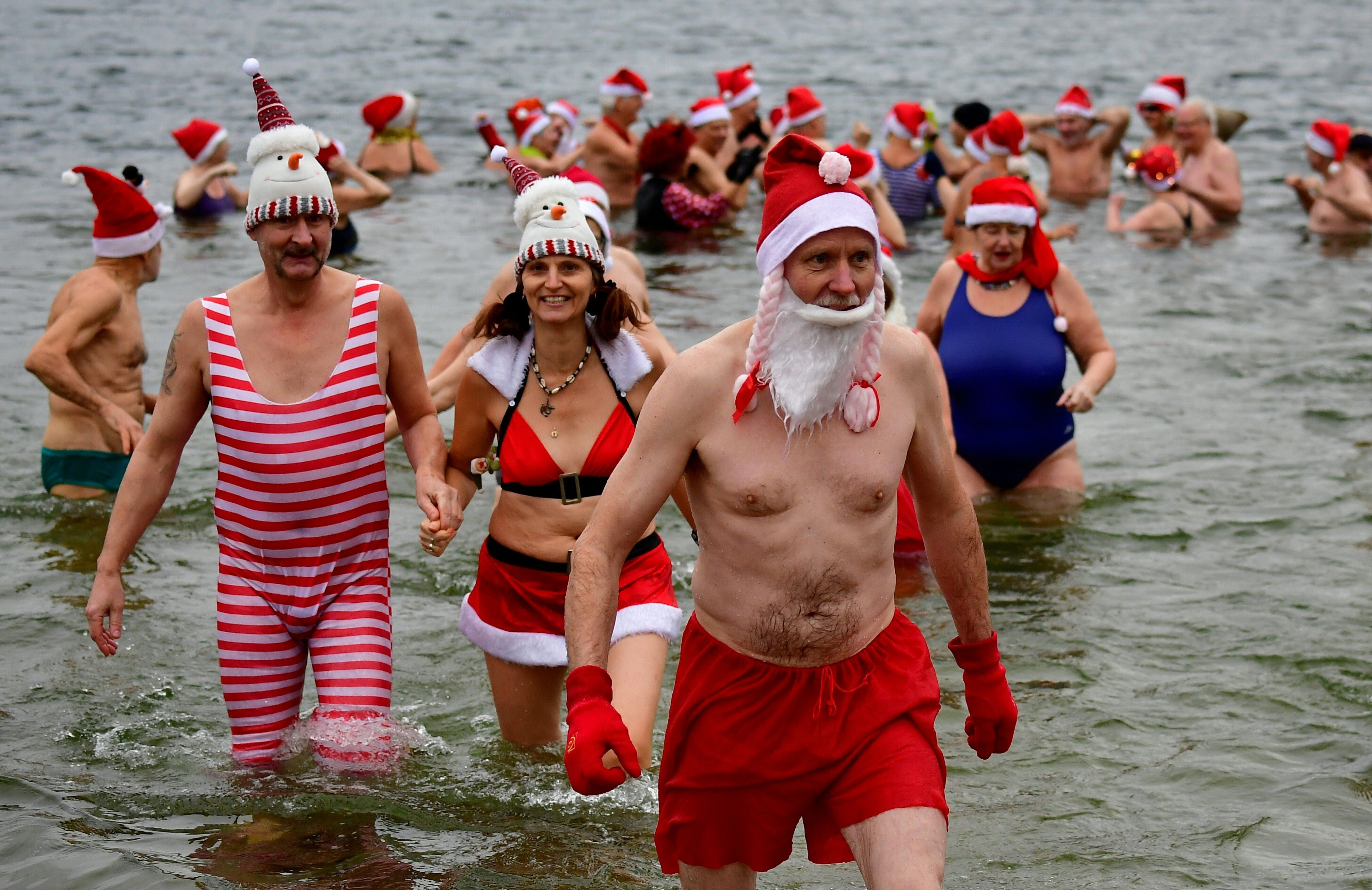 مواطنون يحتفلون بالكريسماس فى ألمانيا