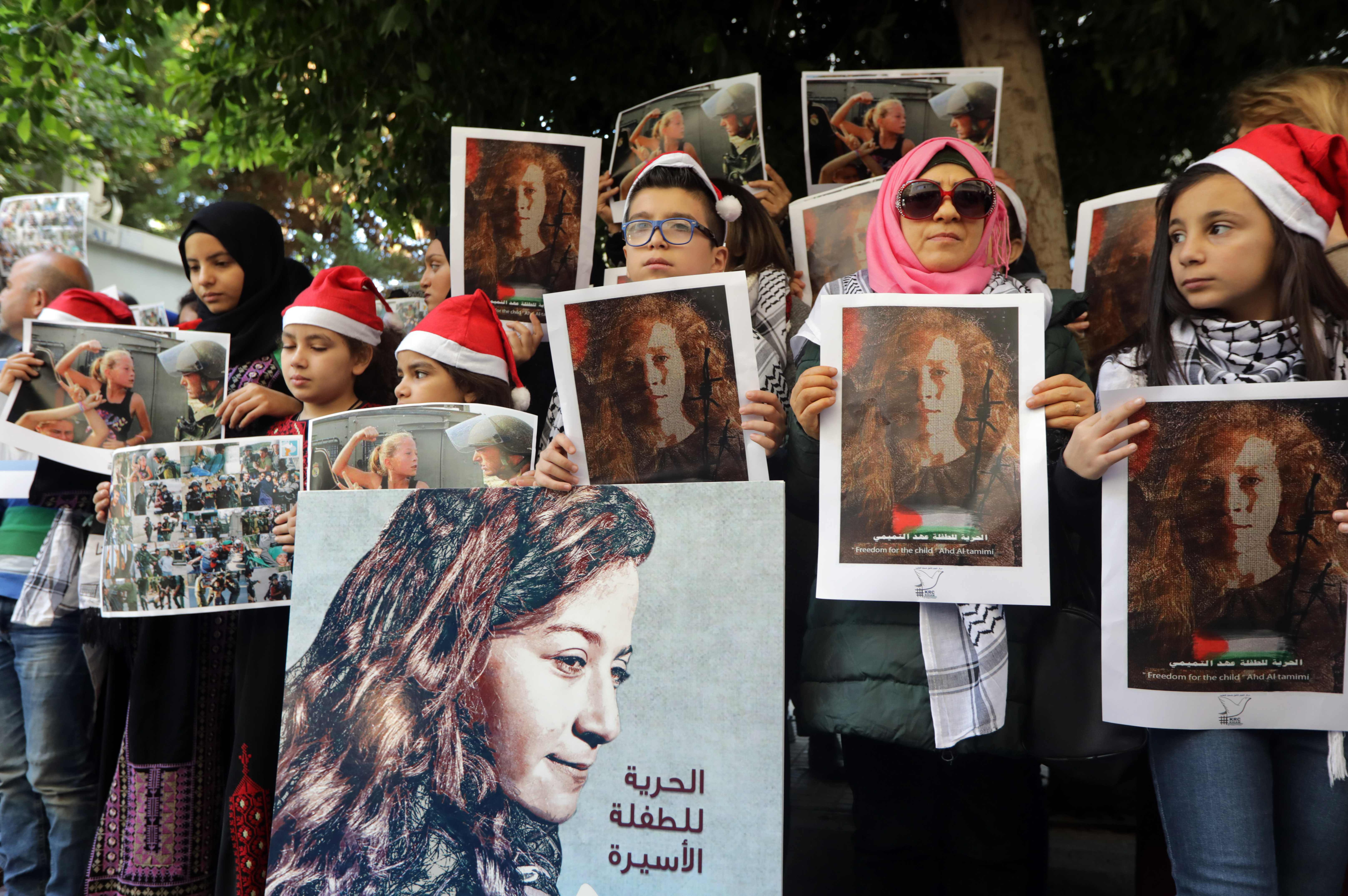  صور عهد التميمى تزين تظاهرات اللبنانيون 