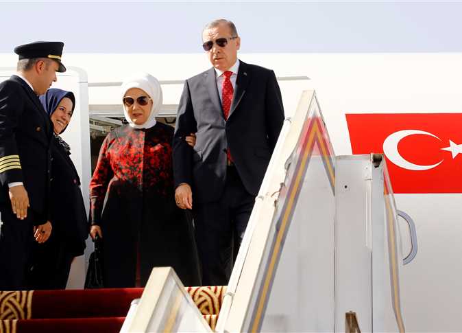 اردوغان وزوجته يدنسان الأراضى السودانية