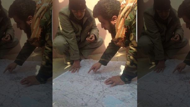 ريان الكيلداني يرسم المناورات العسكرية خلال الكفاح من أجل تحرير المناطق المسيحية من داعش