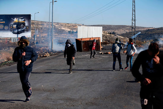المواجهات بين الشبان الفلسطينيين وقوات الاحتلال 
