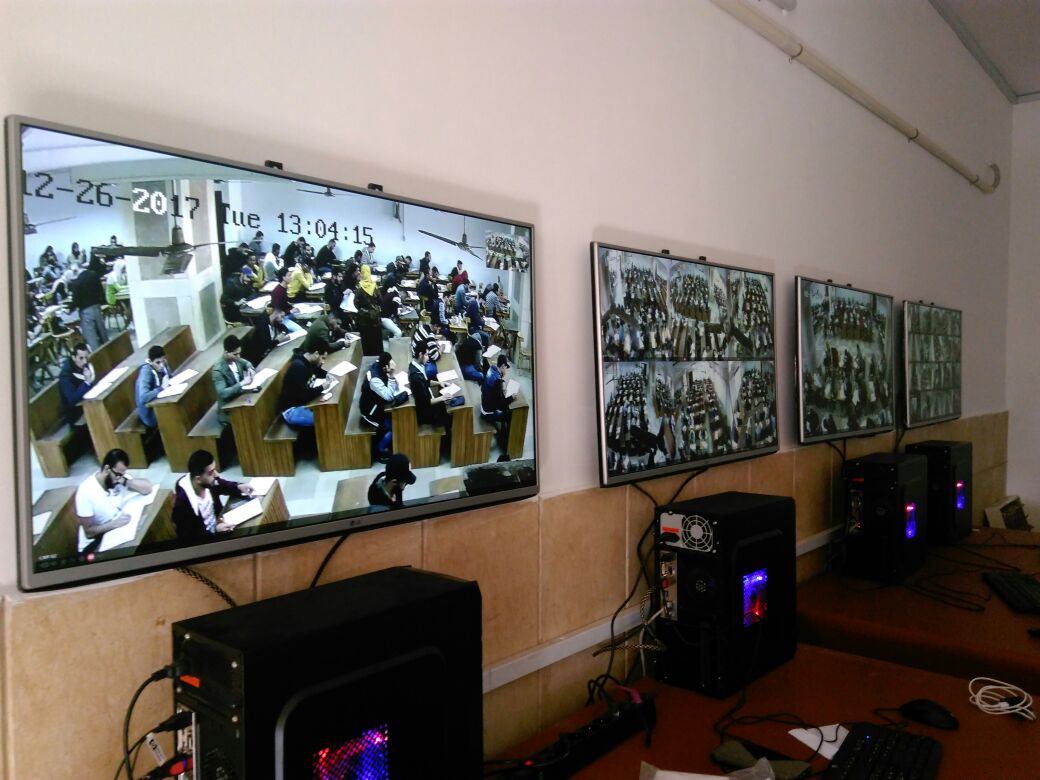 مراقبة الامتحانات بالكاميرات فى جامعة عين شمس (9)