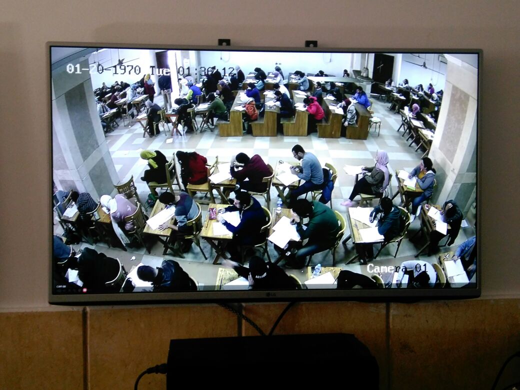 مراقبة الامتحانات بالكاميرات فى جامعة عين شمس (6)