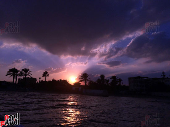 مصر-جميلة..--شاهد-لقطات-غروب-الشمس-علي-بحيرة-التمساح-بالإسماعيلية-تصوير-محمد-عوض--(4)