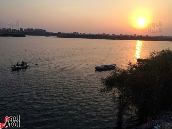مصر-جميلة..--شاهد-لقطات-غروب-الشمس-علي-بحيرة-التمساح-بالإسماعيلية-تصوير-محمد-عوض--(13)