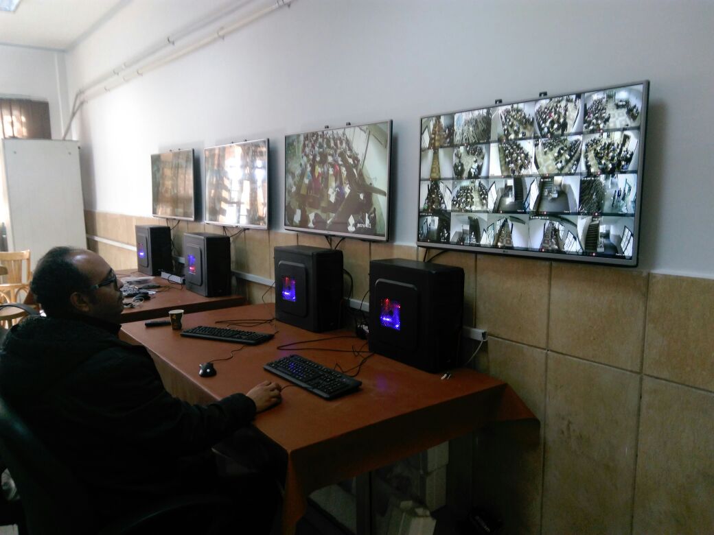 مراقبة الامتحانات بالكاميرات فى جامعة عين شمس (2)