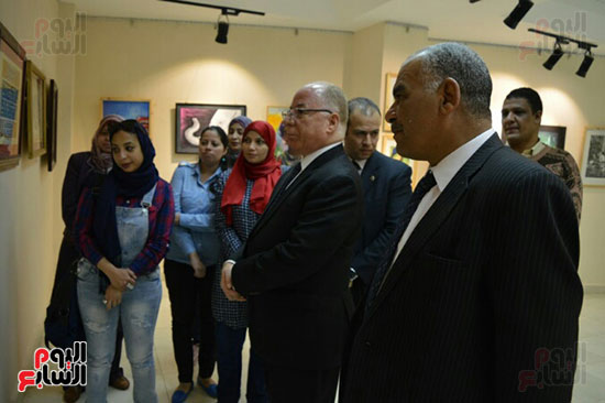 وزيرة التضامن خلال افتتاح معرض للأسر المنتجة بالأقصر