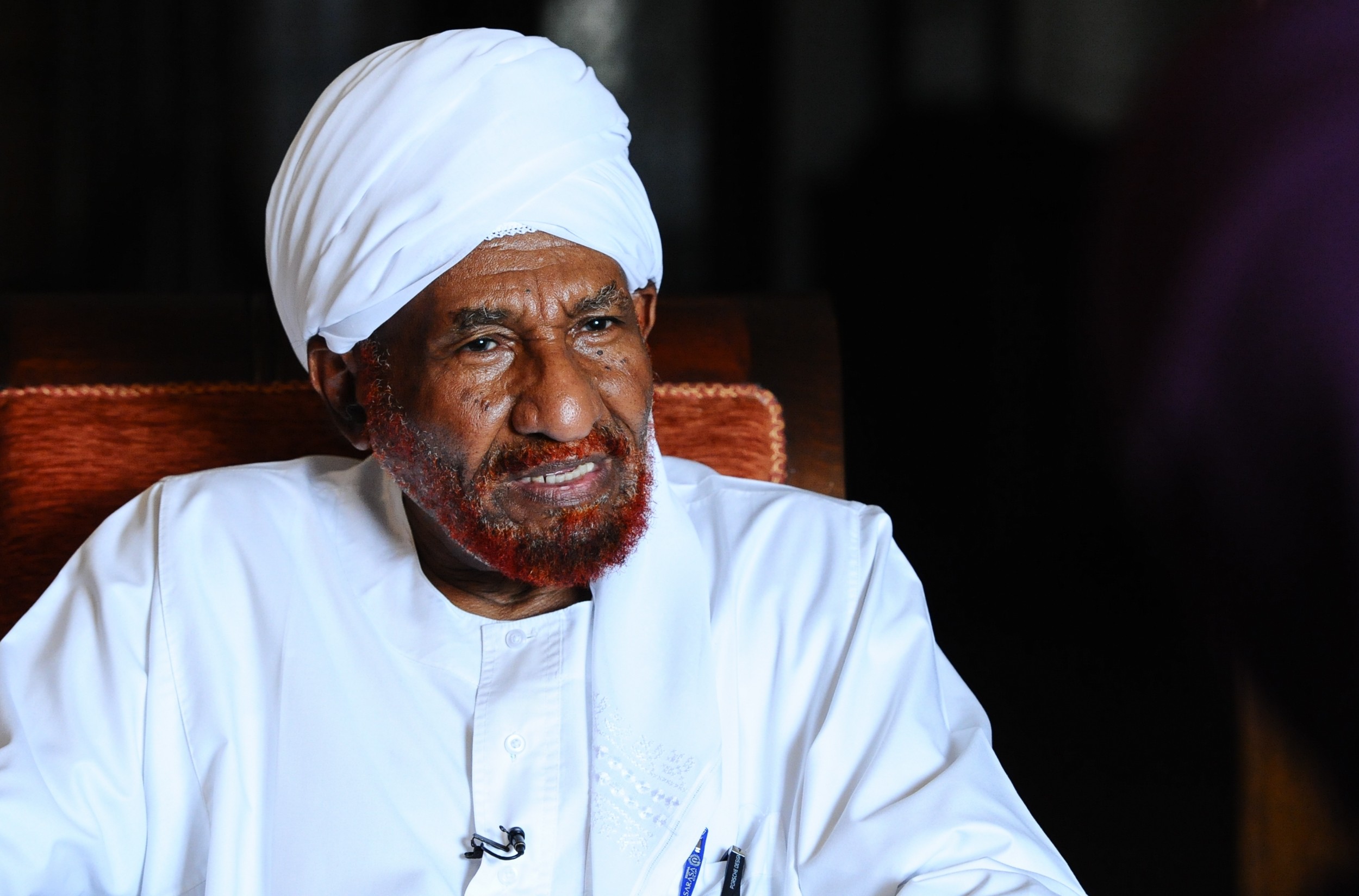زعيم حزب الأمة السوداني الصادق المهدى