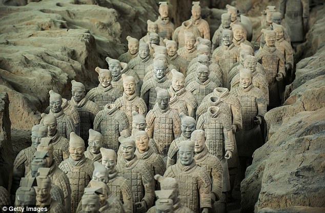 479243FD00000578-5211373-image-a-284_1514249978645 479243FD00000578-5211373-image-a-284_1514249978645