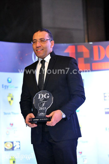 الكاتب الصحفى خالد صلاح رئيس مجلس إدارة وتحرير اليوم السابع يتسلم جائزة ديرجيست 2015