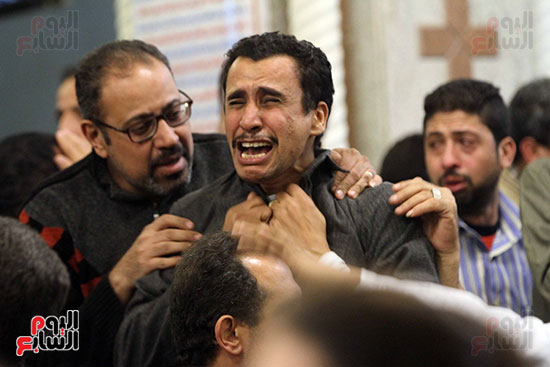 صور تشييع جثامين شهداء حادث حلوان الإرهابى (27)