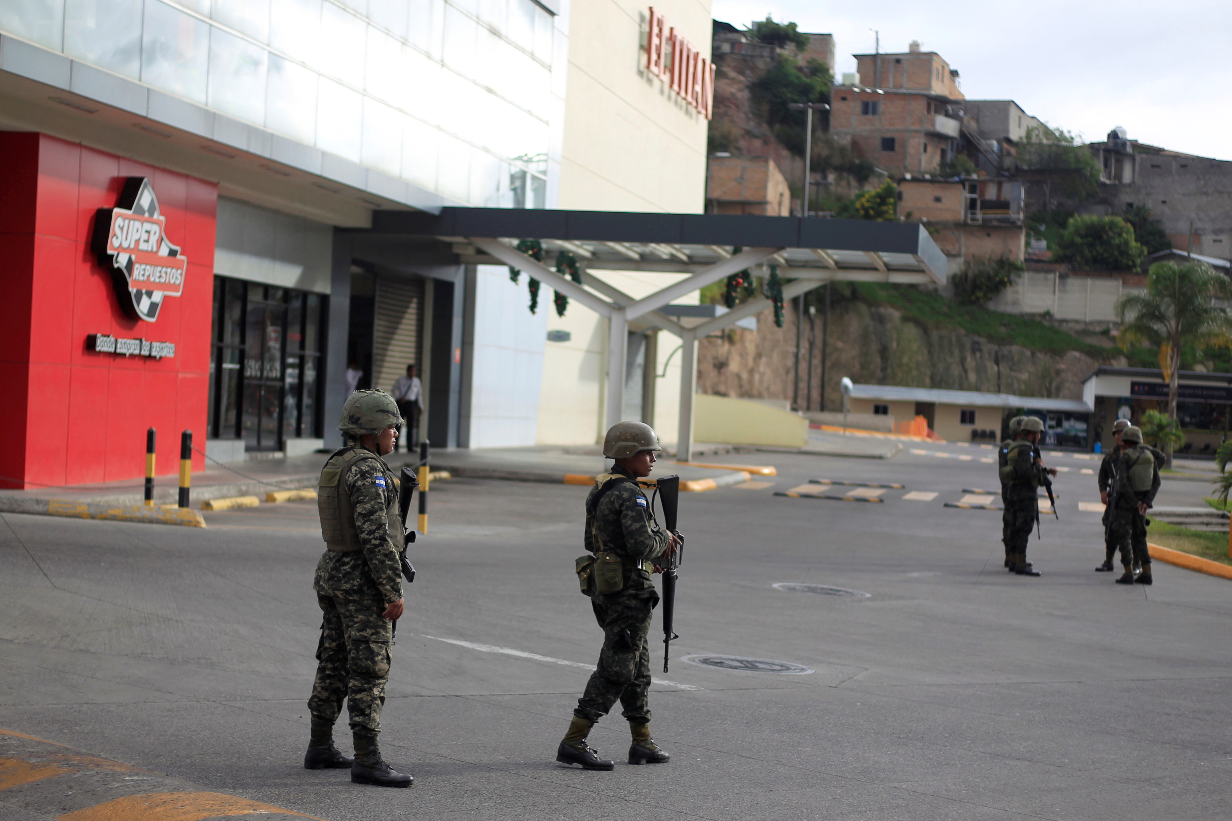 قوات الأمن تنتشر فى شوارع هندوراس لتطبيق حظر التجول