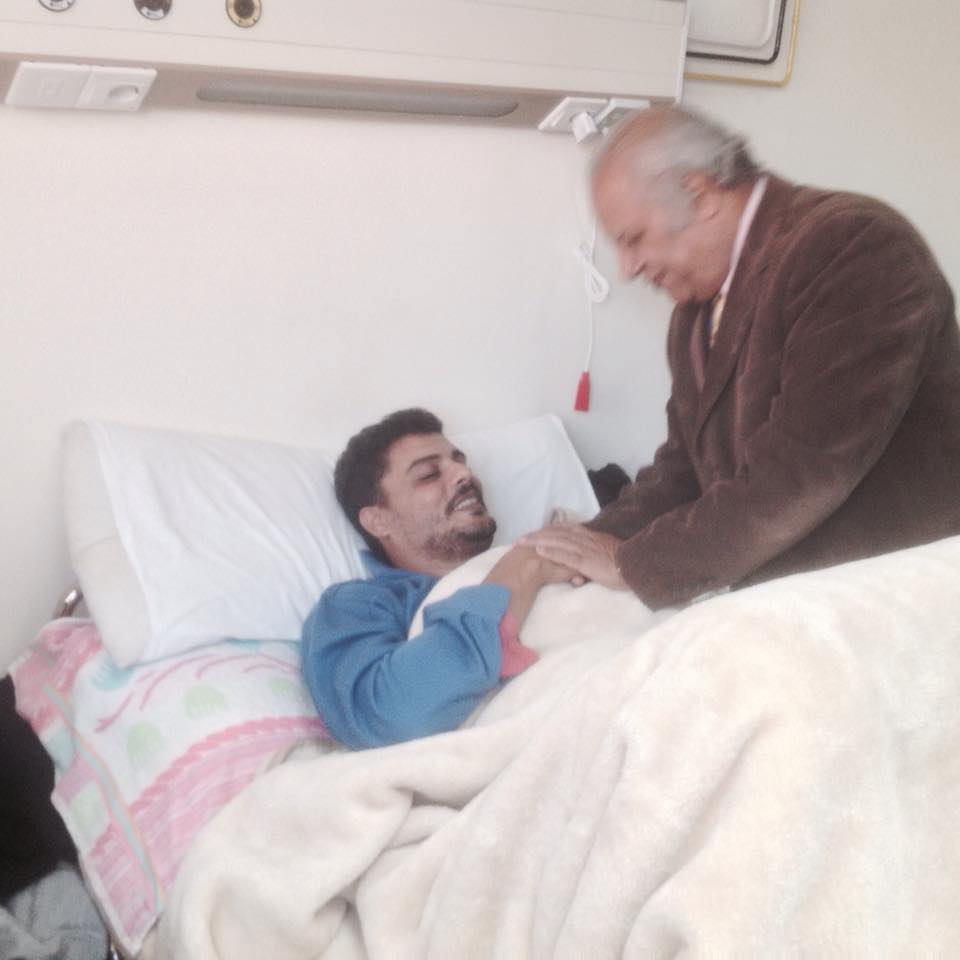 وفد اتحاد الكتاب يطمئنون على صحة الشاعر سعيد شحاته (2)