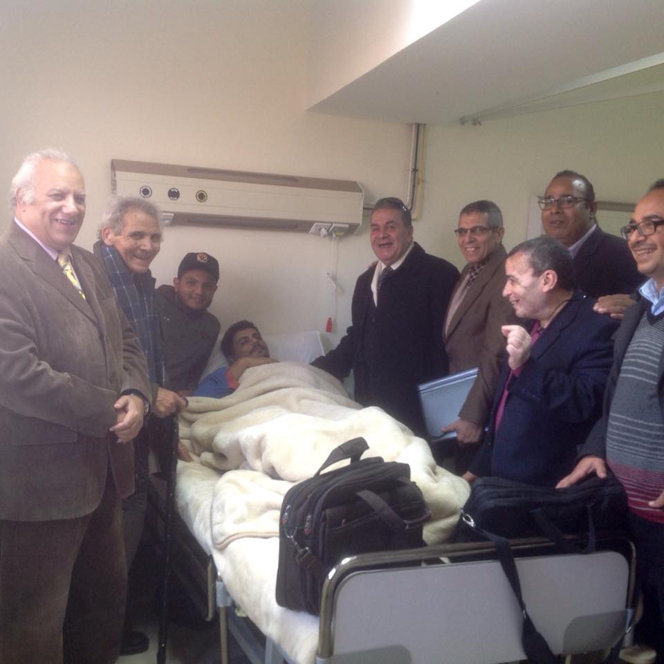 وفد اتحاد الكتاب يطمئنون على صحة الشاعر سعيد شحاته (4)